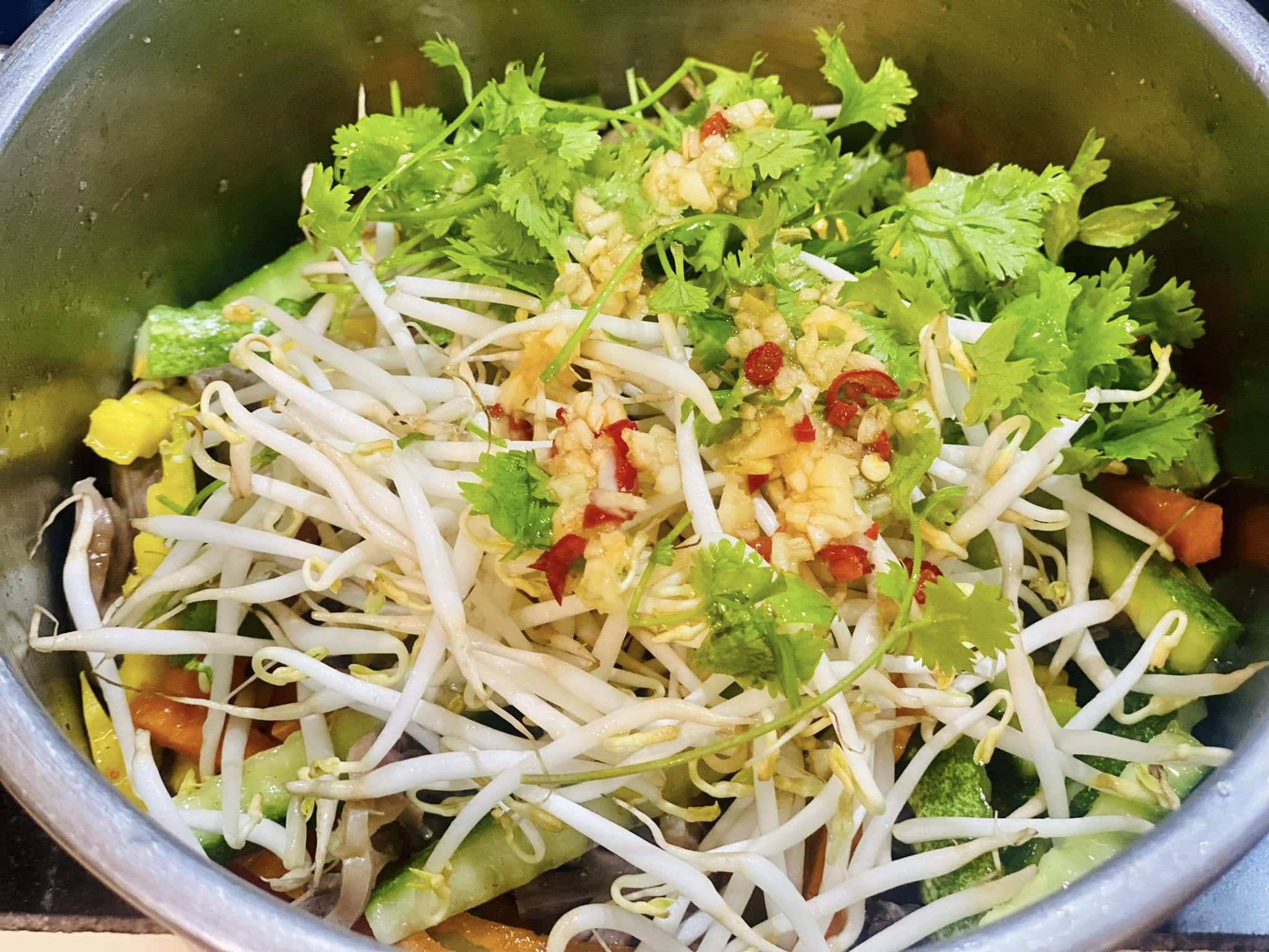 Bộ phận giòn ngon, giá rẻ của con gà trộn nộm rau củ ngon miễn chê - 6