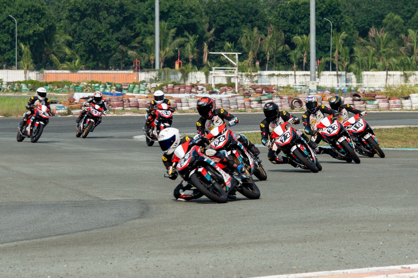 Chặng đua nước rút giải đua xe mô tô trong nước (VMRC) 2025: kịch tính, hấp dẫn đến tận mét đua cuối cùng - 1
