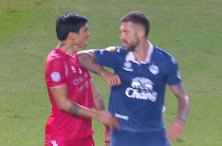 Văn Hậu tái xuất sau hơn 2 năm, khóa chặt sao Brazil 61 tỷ đồng trên đất Thái - 2