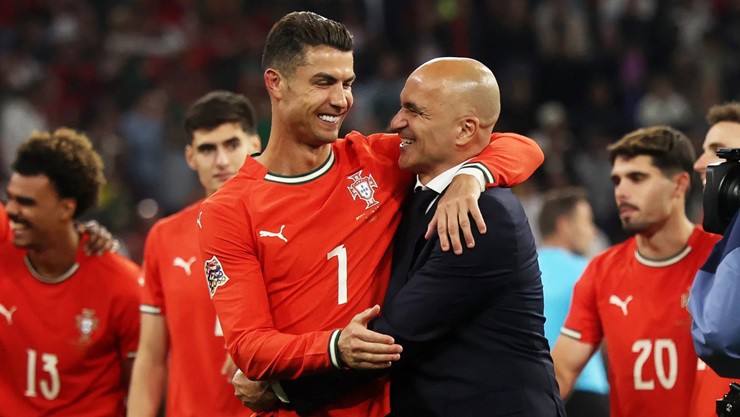 HLV Martinez khiến Ronaldo "buồn", Bồ Đào Nha không trong nhóm ứng viên vô địch - 1
