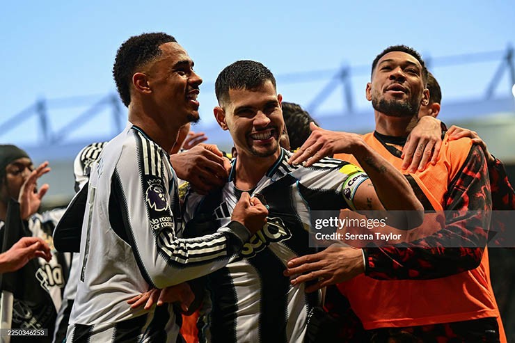 Kết quả bóng đá Newcastle - Burnley: Bước ngoặt thẻ đỏ trực tiếp (Ngoại hạng Anh) - 1