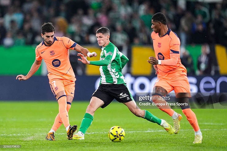 Nóng bảng xếp hạng La Liga: Barca đại thắng Betis, bỏ cách Real Madrid - 1