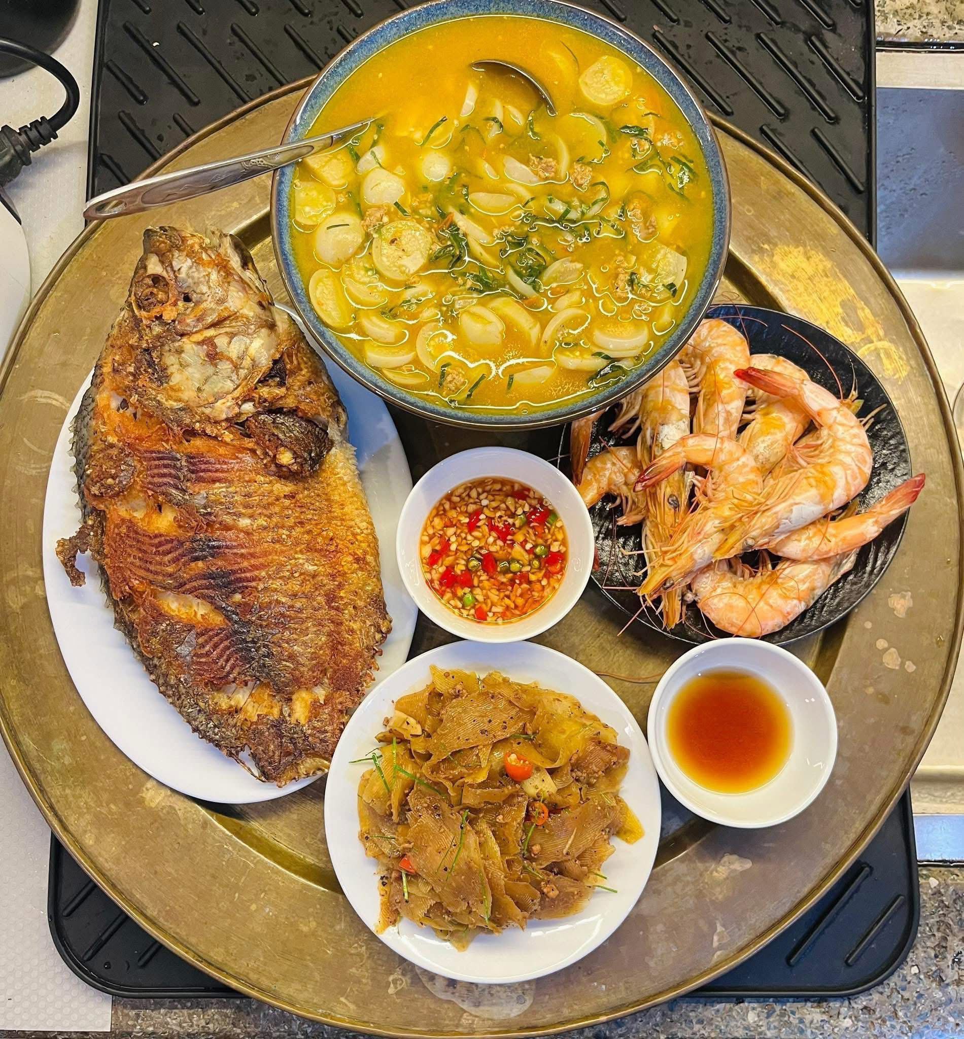 Mâm cơm mùa đông xứ Nghệ chỉ nhìn thôi đã muốn về nhà ăn cơm - 10