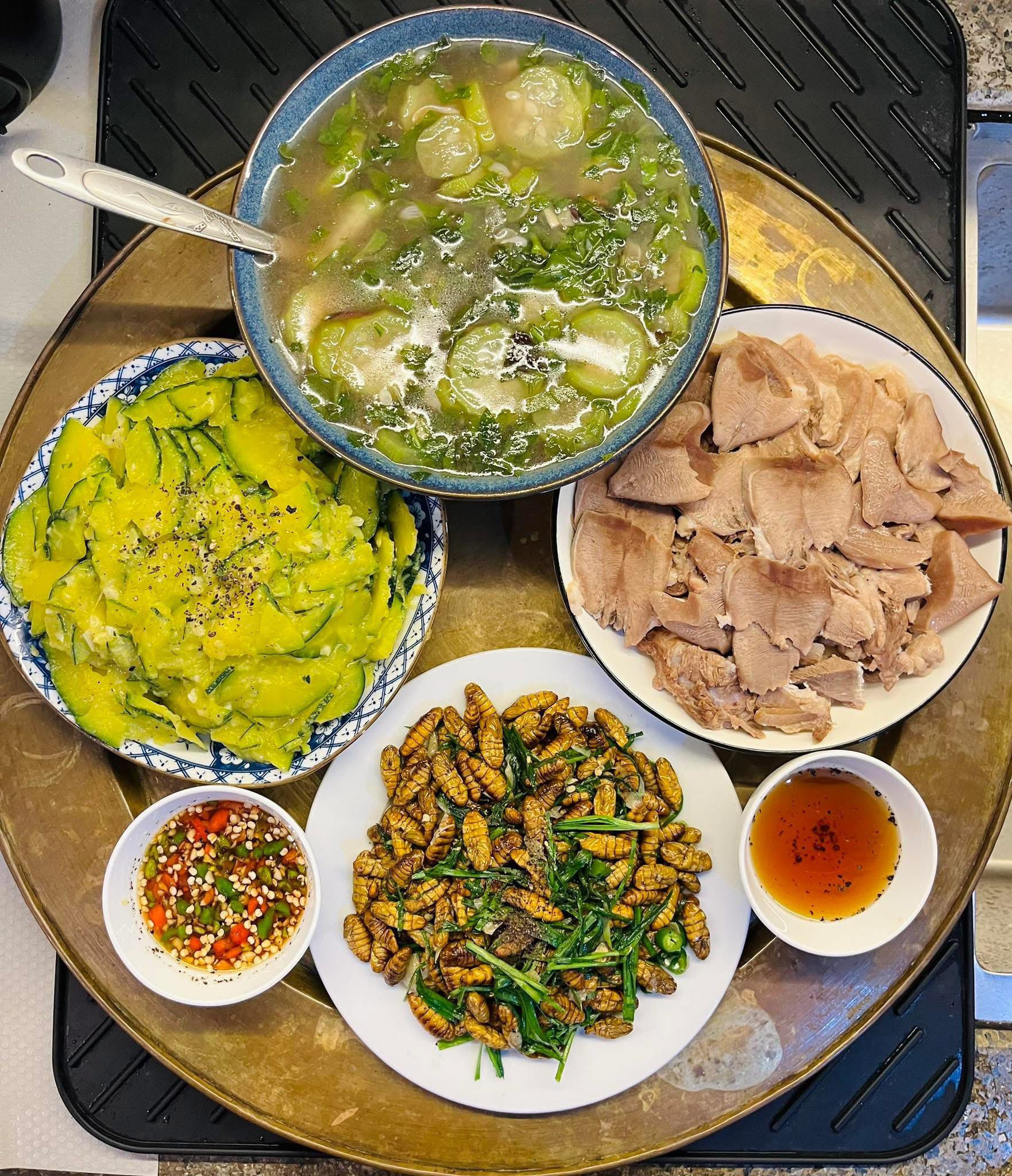 Mâm cơm mùa đông xứ Nghệ chỉ nhìn thôi đã muốn về nhà ăn cơm - 5