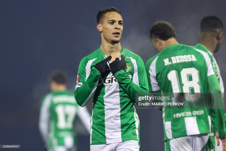 Nóng bảng xếp hạng Europa League: Antony giúp Betis bay cao - 1