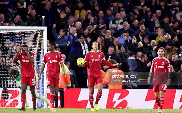 Ngoại hạng Anh căng thẳng, sít sao nhất từ xưa đến nay: Quá giàu và... quá bất ổn - 3