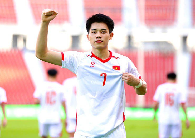 U22 Việt Nam biến hóa như "tắc kè hoa", thầy Kim đề dành chiêu độc cho bán kết? - 2