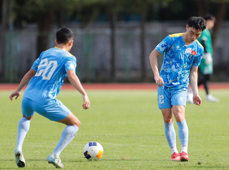 U22 Việt Nam đổi sân tập xa hơn, thầy Kim kích hoạt chế độ tập trung cao độ cho bán kết - 3