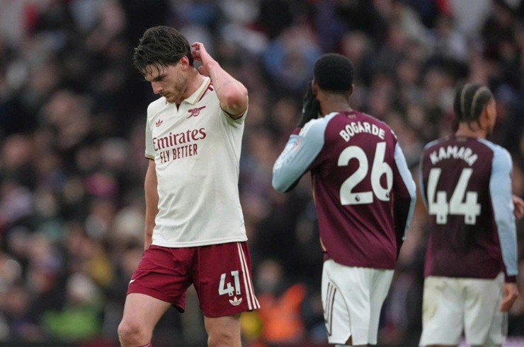 Đua vô địch Ngoại hạng Anh: Man City như "xe ủi" sau Giáng sinh, Arsenal bất an - 1