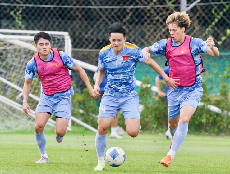 HLV Kim Sang Sik cho U22 Việt Nam tập gì trước bán kết SEA Games? - 2