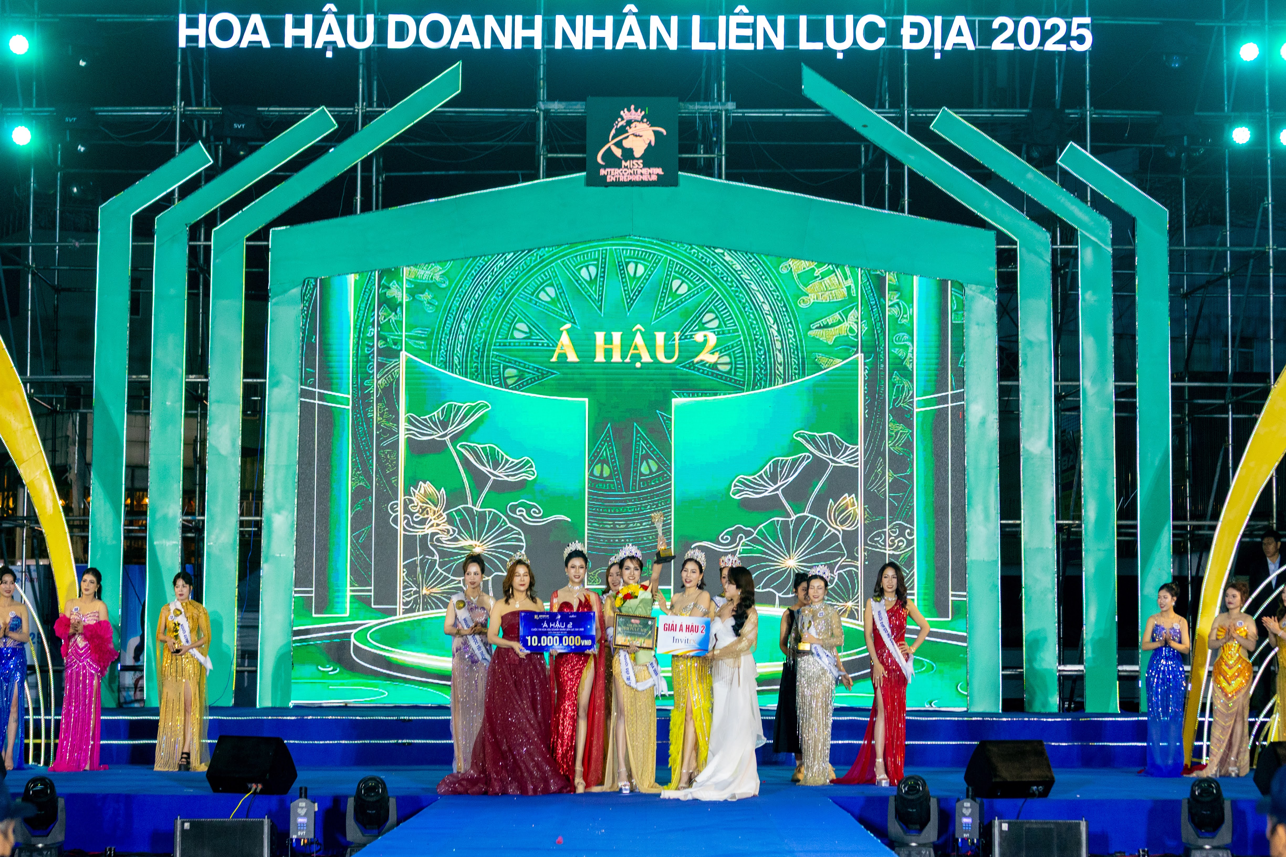 Khoảnh khắc thăng hoa: thí sinh Trần Thị Tú Uyên được vinh danh Á hậu 2 Miss Intercontinental Entrepreneur 2025 - 5