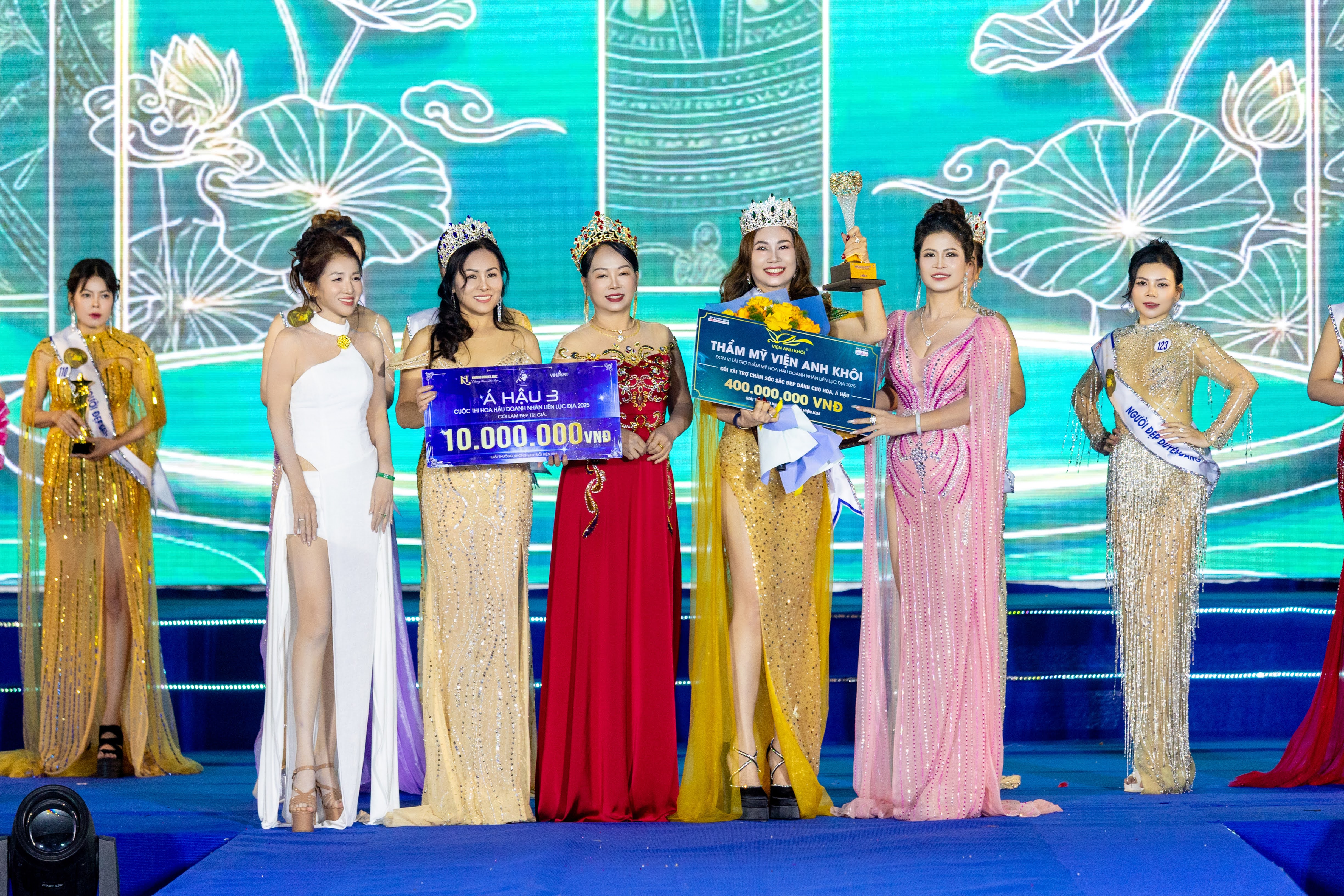 Nữ doanh nhân Hồ Thị Kim Anh được vinh danh Á hậu 3 tại Miss Intercontinental Entrepreneur 2025 - 3