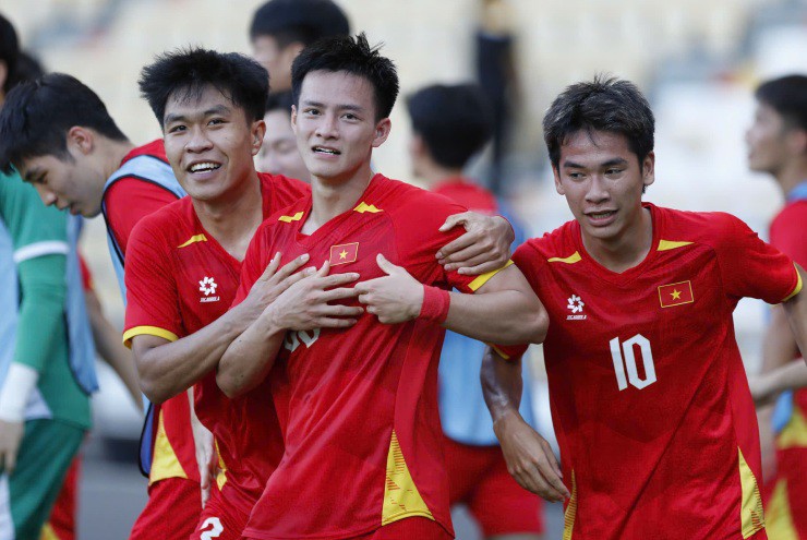 U22 Việt Nam nghẹt thở hạ Philippines, người hùng phút 89 lên tiếng - 1