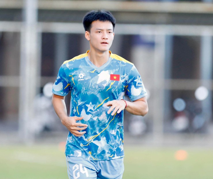 “Người hùng” Văn Thuận hưng phấn, thầy Kim lo chỉnh hàng thủ U22 Việt Nam - 12