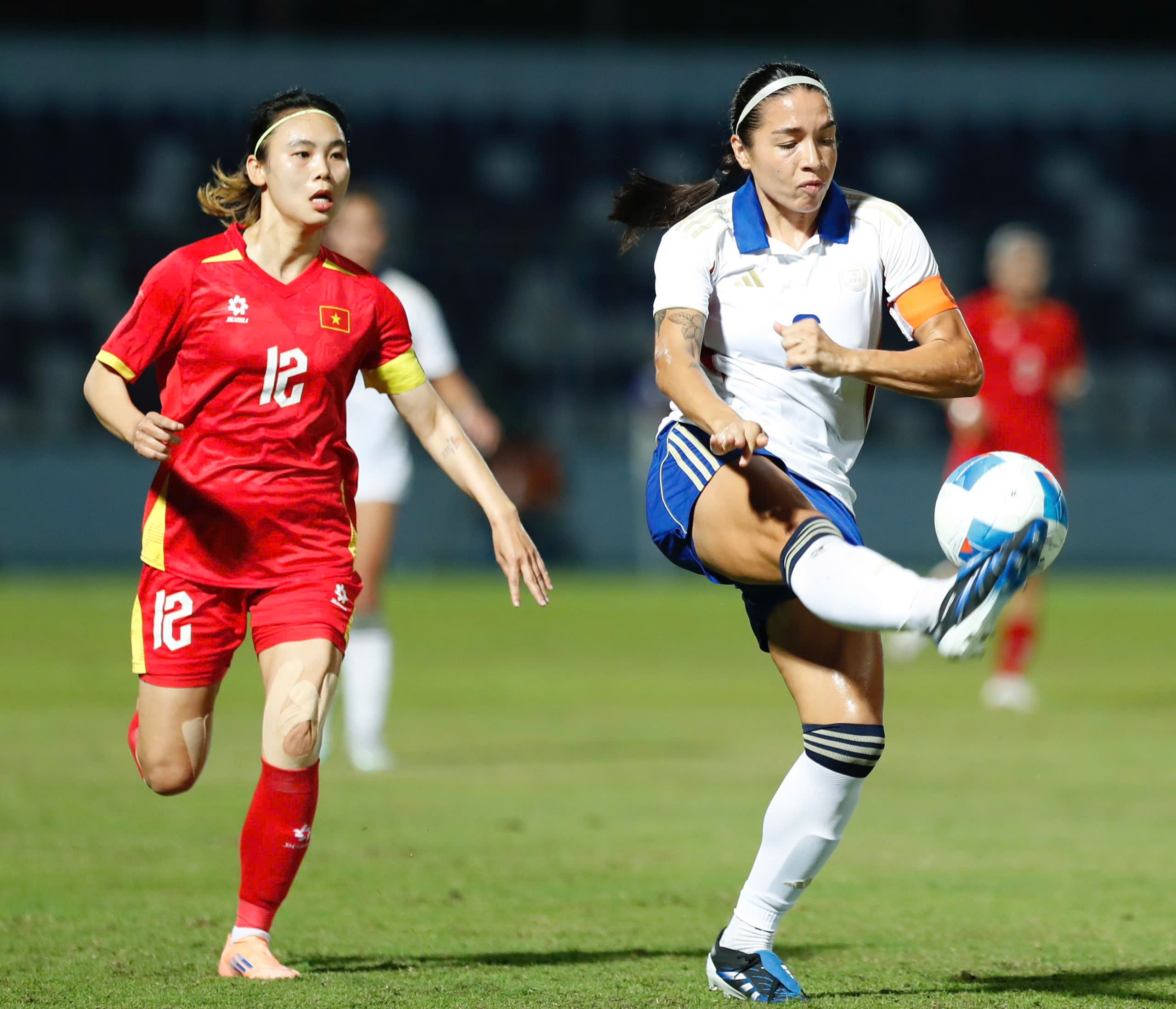 Rực lửa chung kết bóng đá nữ SEA Games: Những chiến binh áo đỏ vượt gian khó - 6