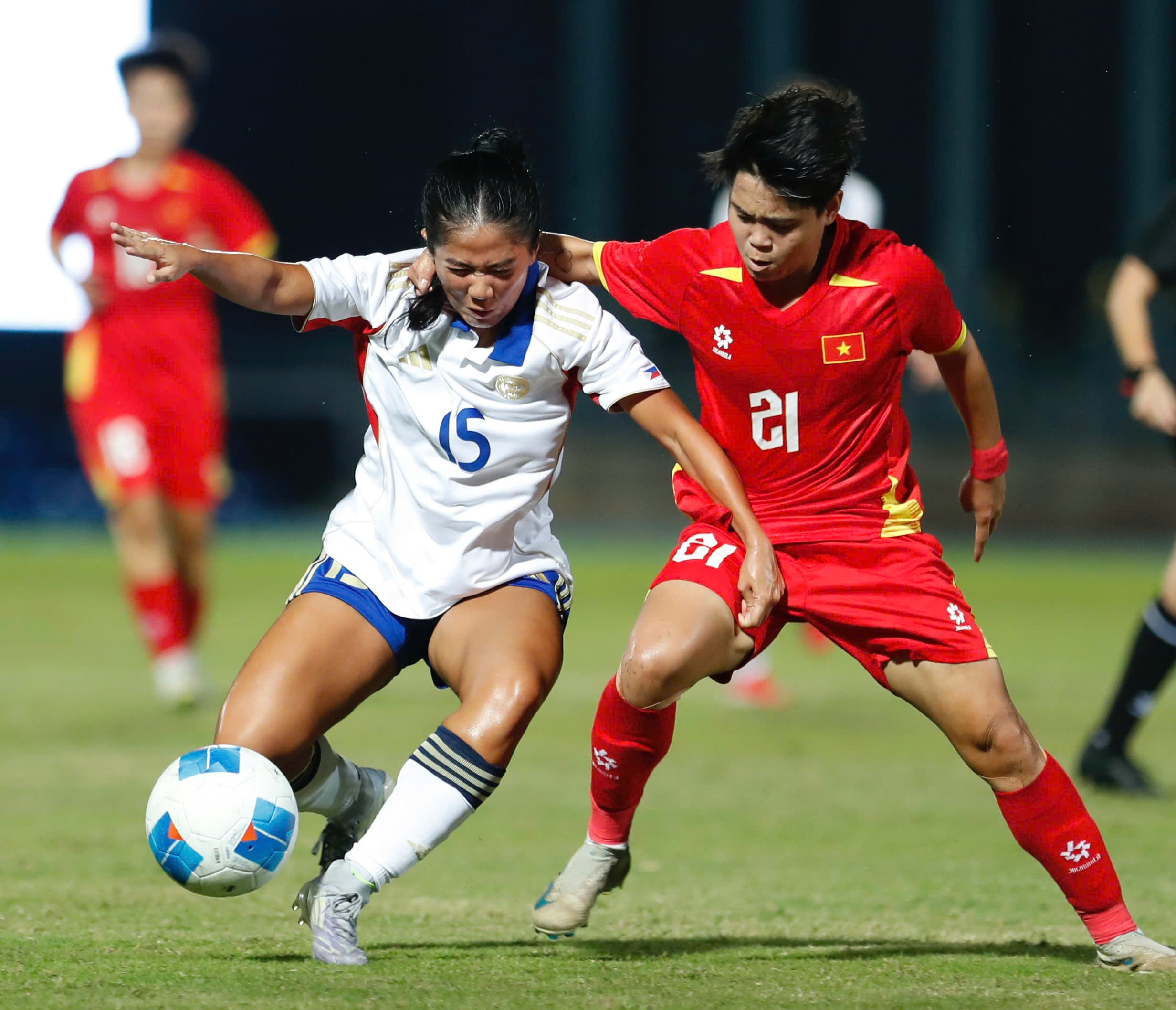 Rực lửa chung kết bóng đá nữ SEA Games: Những chiến binh áo đỏ vượt gian khó - 5