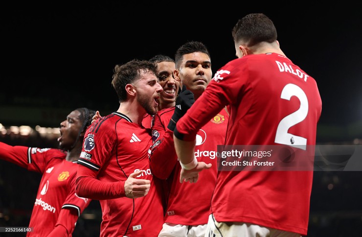 Lạ lùng MU: Đá "hay nhất" nhưng vẫn không thắng, có trở lại Cúp C1 được không? - 3