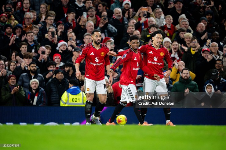 Lạ lùng MU: Đá "hay nhất" nhưng vẫn không thắng, có trở lại Cúp C1 được không? - 4