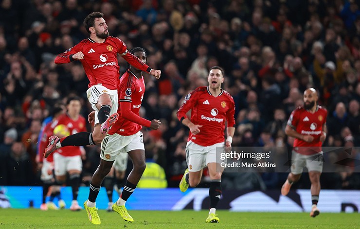 Fernandes hé lộ mối quan hệ với HLV Amorim, hiến kế MU chiêu mộ tiền vệ mới - 1