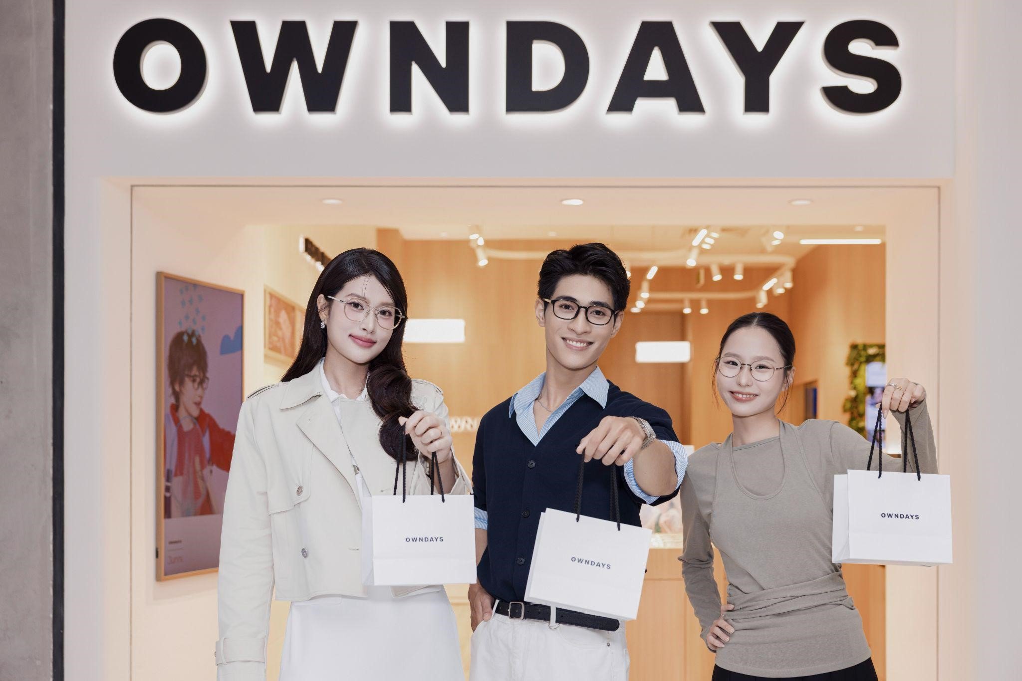 Khai trương OWNDAYS Sense City: Không gian kính mắt Nhật Bản thu hút Hoa hậu Thiên Ân, Diễn viên Trần Hiếu đến check-in - 3