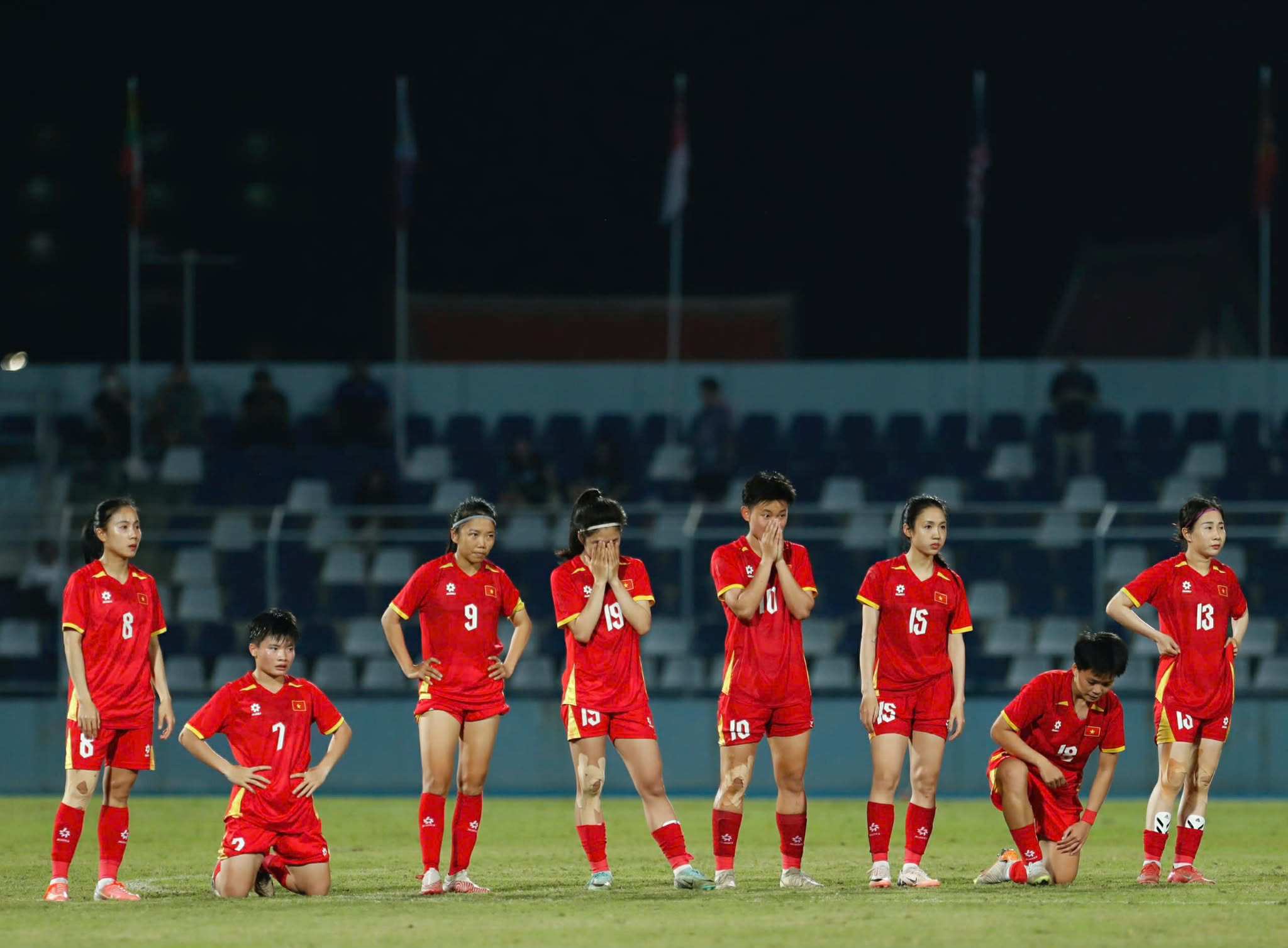 Rực lửa chung kết bóng đá nữ SEA Games: Những chiến binh áo đỏ vượt gian khó - 12