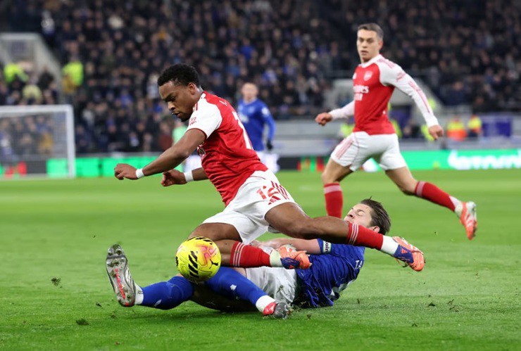 Arsenal thắng xấu xí: Bản lĩnh vượt qua áp lực, chờ phá "lời nguyền Giáng sinh" - 2