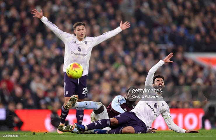 MU thảm họa kép: Thua đau Aston Villa, đội trưởng Fernandes nghỉ 1 tháng - 2
