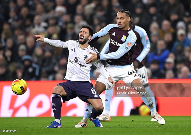 MU thảm họa kép: Thua đau Aston Villa, đội trưởng Fernandes nghỉ 1 tháng - 4