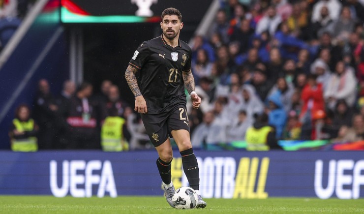 MU có giải pháp lý tưởng "chữa cháy" tuyến giữa, đầu tư vào là ngon luôn - 1