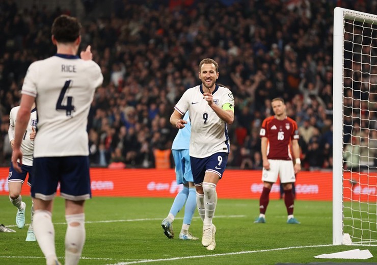 World Cup 2026: Cao bồi Mỹ cảnh báo tới hooligan Anh, "ngoan ngoãn hoặc ăn đạn" - 1