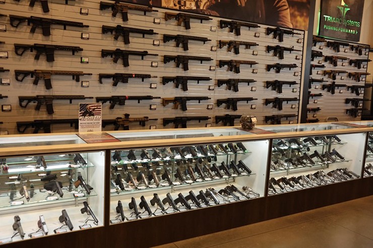 World Cup 2026: Cao bồi Mỹ cảnh báo tới hooligan Anh, "ngoan ngoãn hoặc ăn đạn" - 2