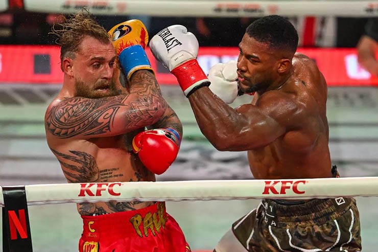 Nóng nhất thể thao tối 24/12: Mẹ của Jake Paul tiết lộ hành động đẹp của Anthony Joshua - 1