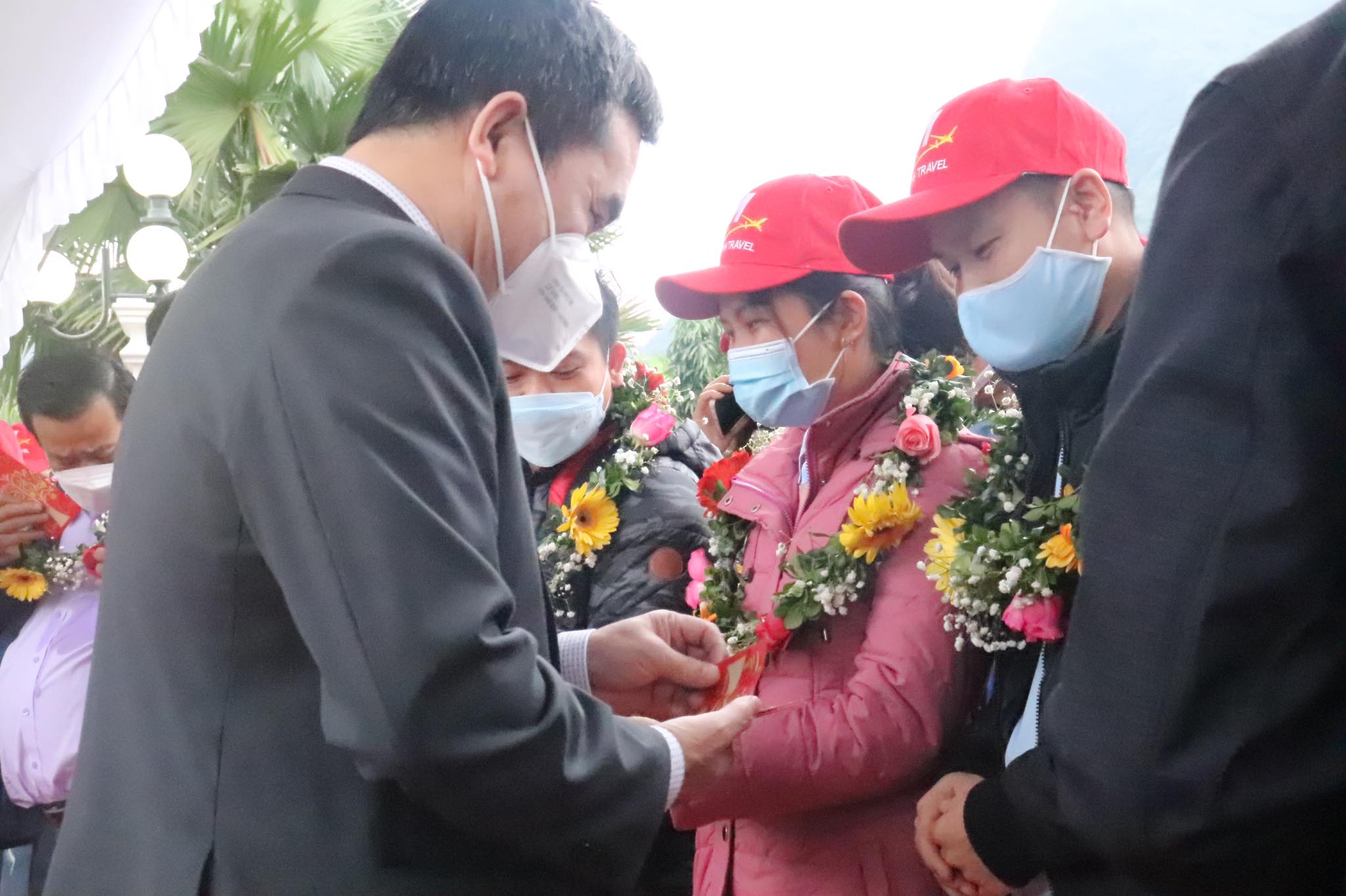 Quảng Bình “lì xì” hậu hĩnh cho những du khách "mở hàng" năm mới 2022 - 2