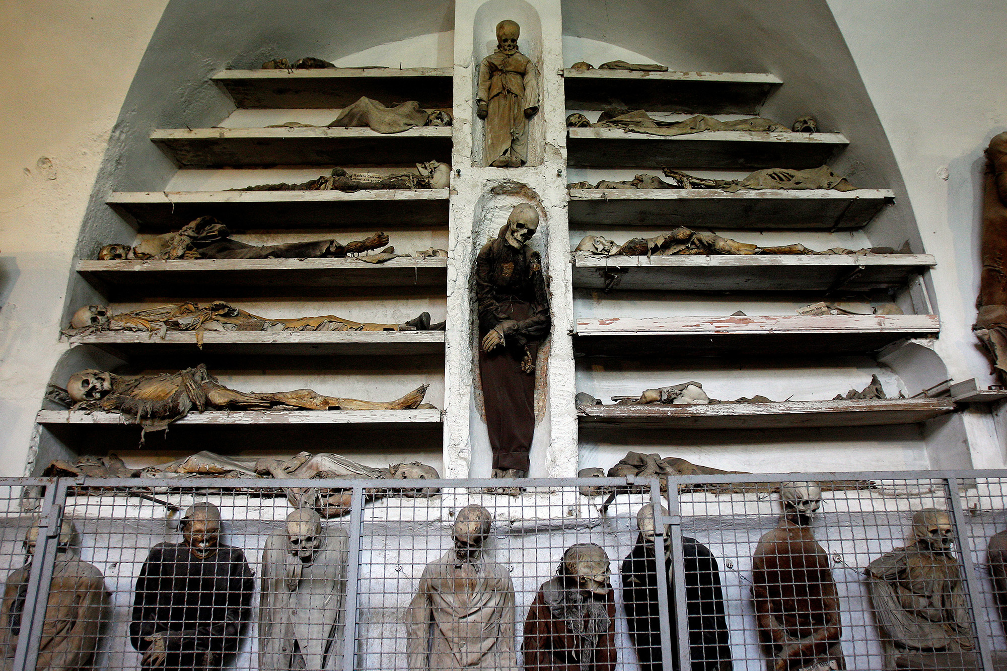 Bí ẩn hầm mộ cổ lớn nhất châu Âu chứa hàng nghìn xác ướp trẻ em - 6