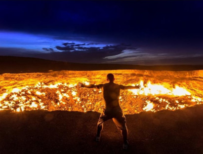 Du khảo - Giải mã bí ẩn 'Cổng Địa ngục' rực cháy trên sa mạc suốt 50 năm