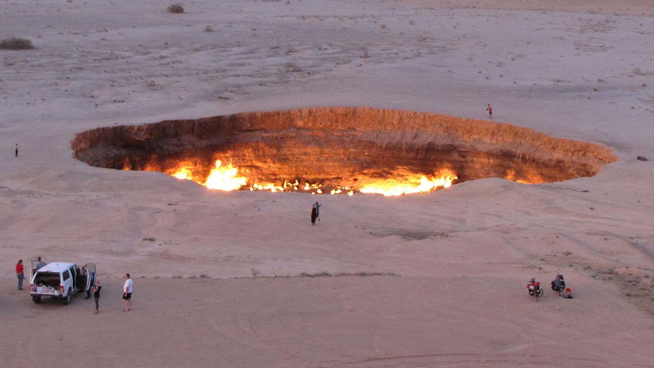 Giải mã bí ẩn 'Cổng Địa ngục' rực cháy trên sa mạc suốt 50 năm - 3