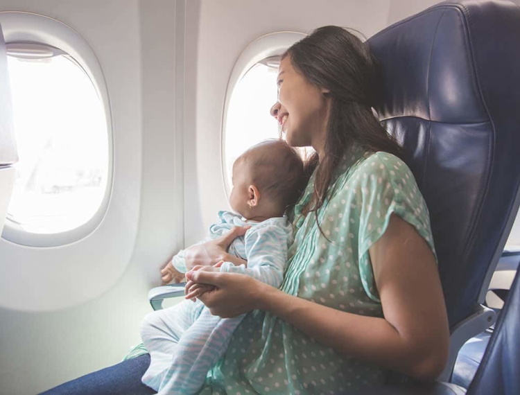 Ba khu vực ghế ngồi tốt nhất trên máy bay khi đi cùng trẻ nhỏ