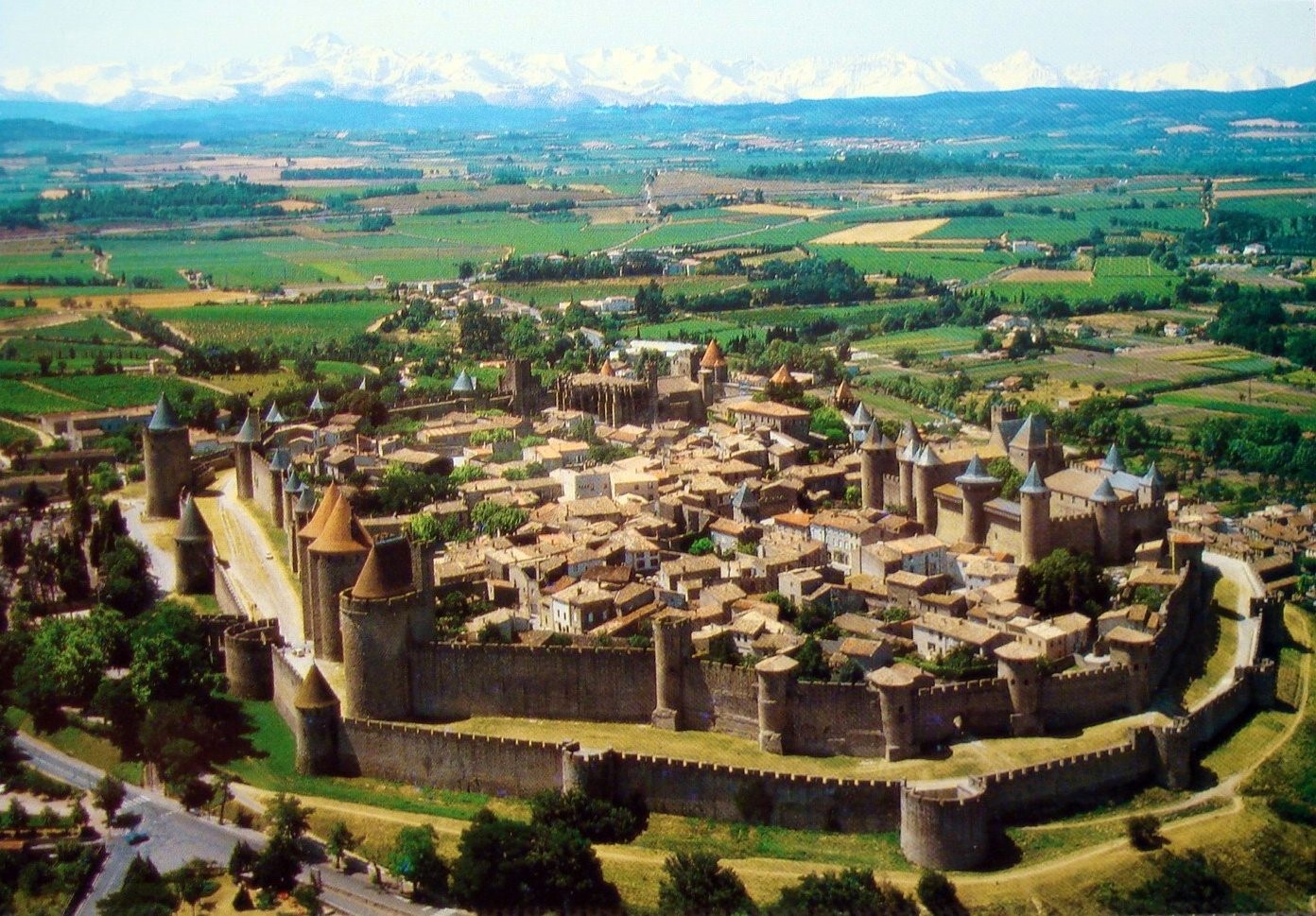 10 sự thật kinh ngạc về thành phố vốn là thành lũy bất khả xâm phạm thời Trung cổ - 3