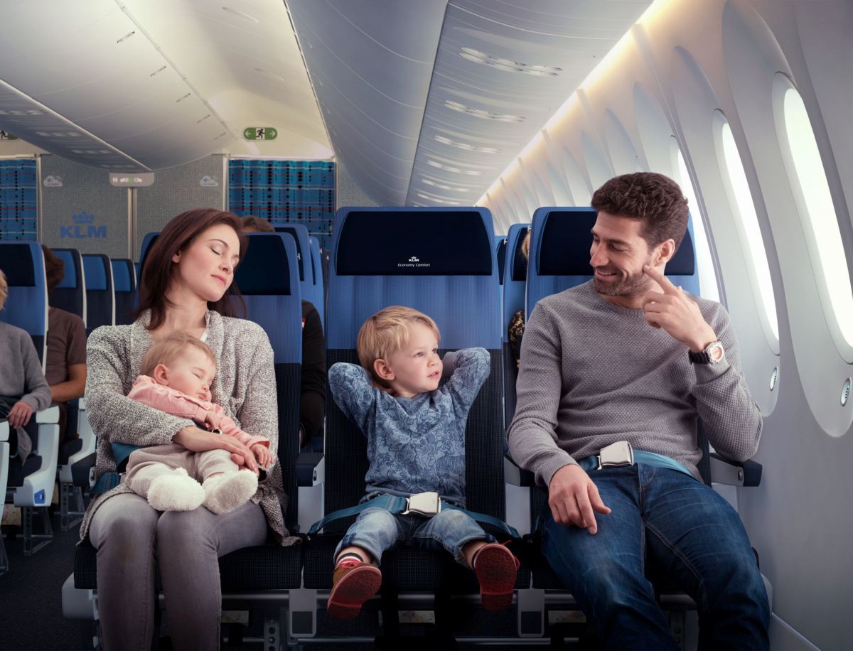 Ba khu vực ghế ngồi tốt nhất trên máy bay khi đi cùng trẻ nhỏ - 2