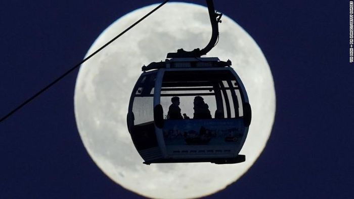 Chùm ảnh tuyệt đẹp về kỳ trăng đầu tiên của năm 2022: Trăng Sói - 2