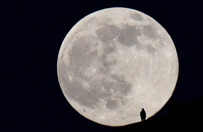 Chùm ảnh tuyệt đẹp về kỳ trăng đầu tiên của năm 2022: Trăng Sói - 11