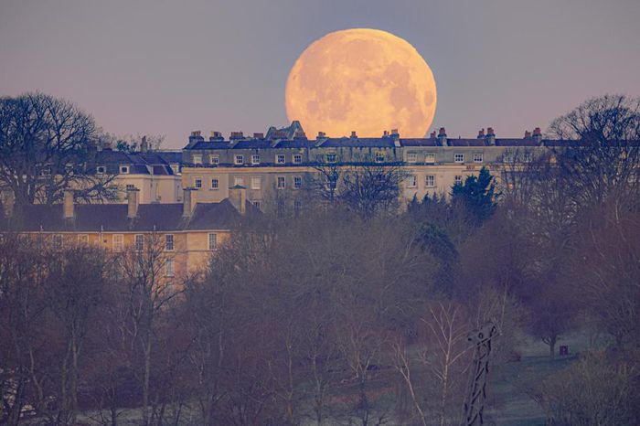 Chùm ảnh tuyệt đẹp về kỳ trăng đầu tiên của năm 2022: Trăng Sói - 14