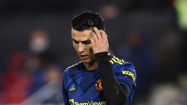Ronaldo có thể bị cắt lương 25%: Sếp MU bó tay, không top 4 là ra đi - 1