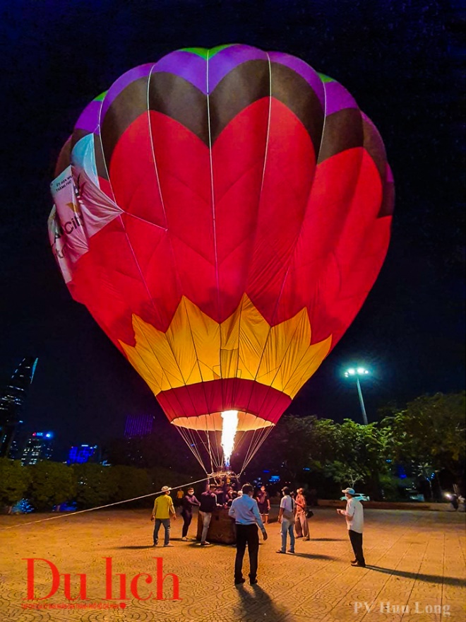 TP.HCM rực rỡ sắc màu trước giờ khai mạc Lễ hội Khinh khí cầu - 17