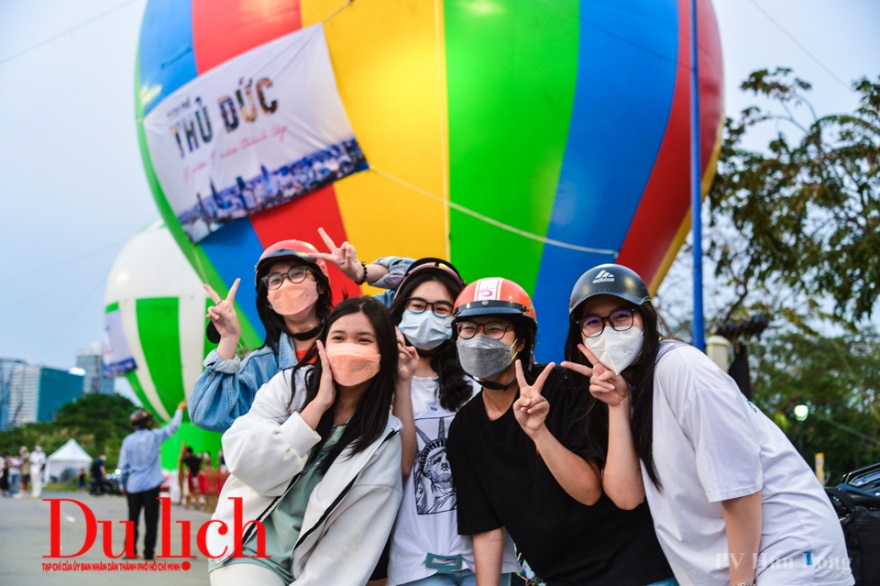 TP.HCM rực rỡ sắc màu trước giờ khai mạc Lễ hội Khinh khí cầu - 5