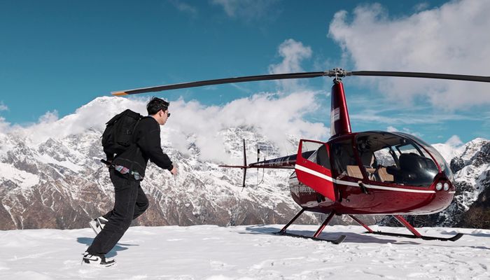 Chàng trai Việt chi 5 triệu 'phi' trực thăng ngắm núi tuyết cao 5.600 m - 1