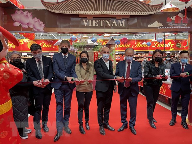 Hệ thống siêu thị Carrefour tại Pháp lần đầu tổ chức lễ hội Tết Việt - 2