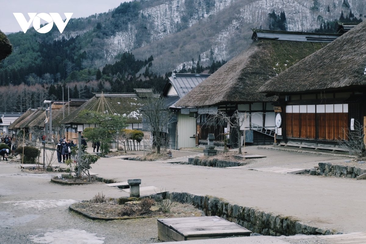 Vẻ đẹp của làng Ouchi-juku khi mùa đông chạm ngõ - 2
