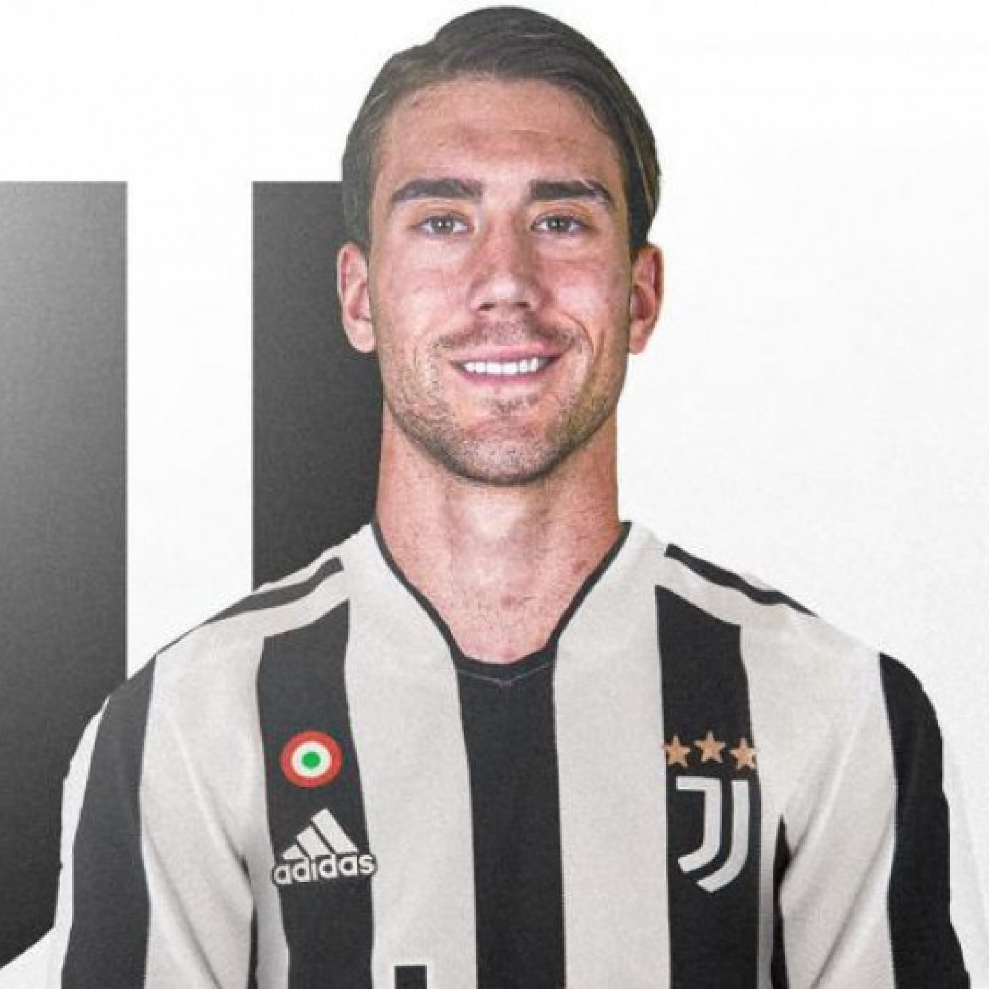  - “Bom tấn” Juventus đoạt số áo của Ronaldo, sớm dính phốt "xé rào" Covid-19