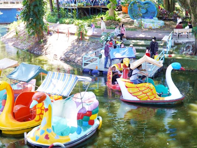 Thảo Cầm Viên Sài Gòn nhộn nhịp đón khách, miễn phí trẻ em dưới 1,3 m